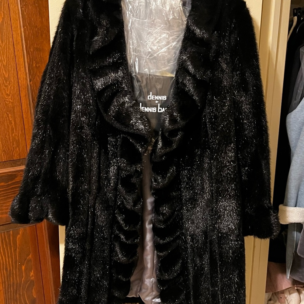 Dennis Basso Elegant Black Fur Jacket